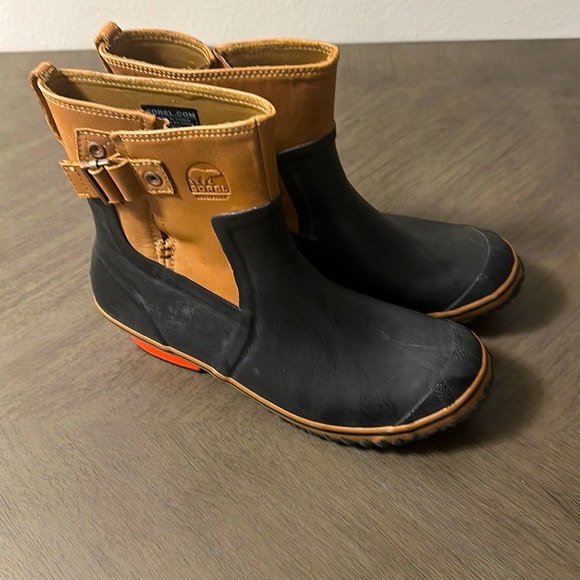 Sorel Shoes - Women rubber Sorel winter boots size 10